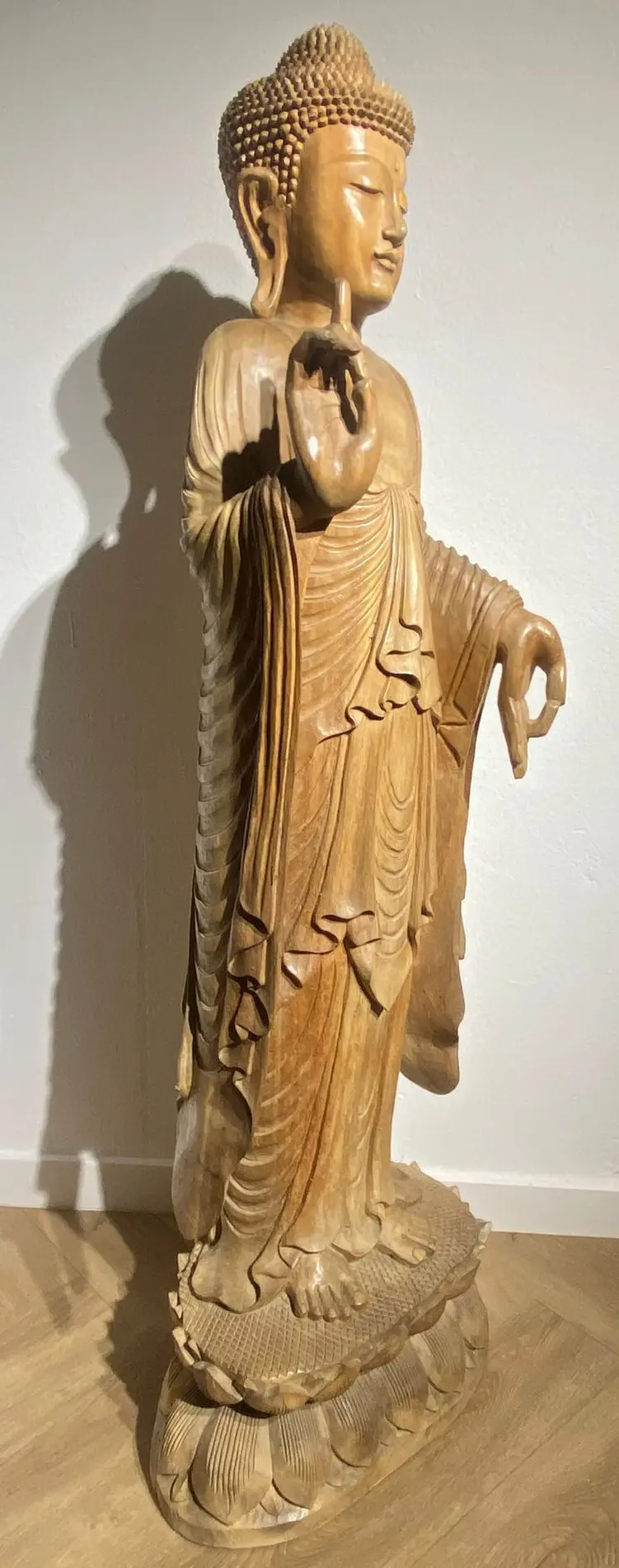 Artikelbild 4 des Artikels “Stehender Buddha aus Suarholz, 150 cm hoch “